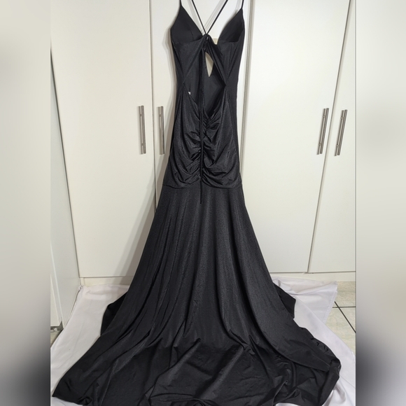 Camille Black Backless V-Neck Gown Size 8 - Picture 1 of 8